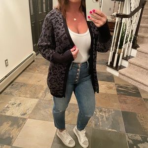 Leopard print grey cardigan.